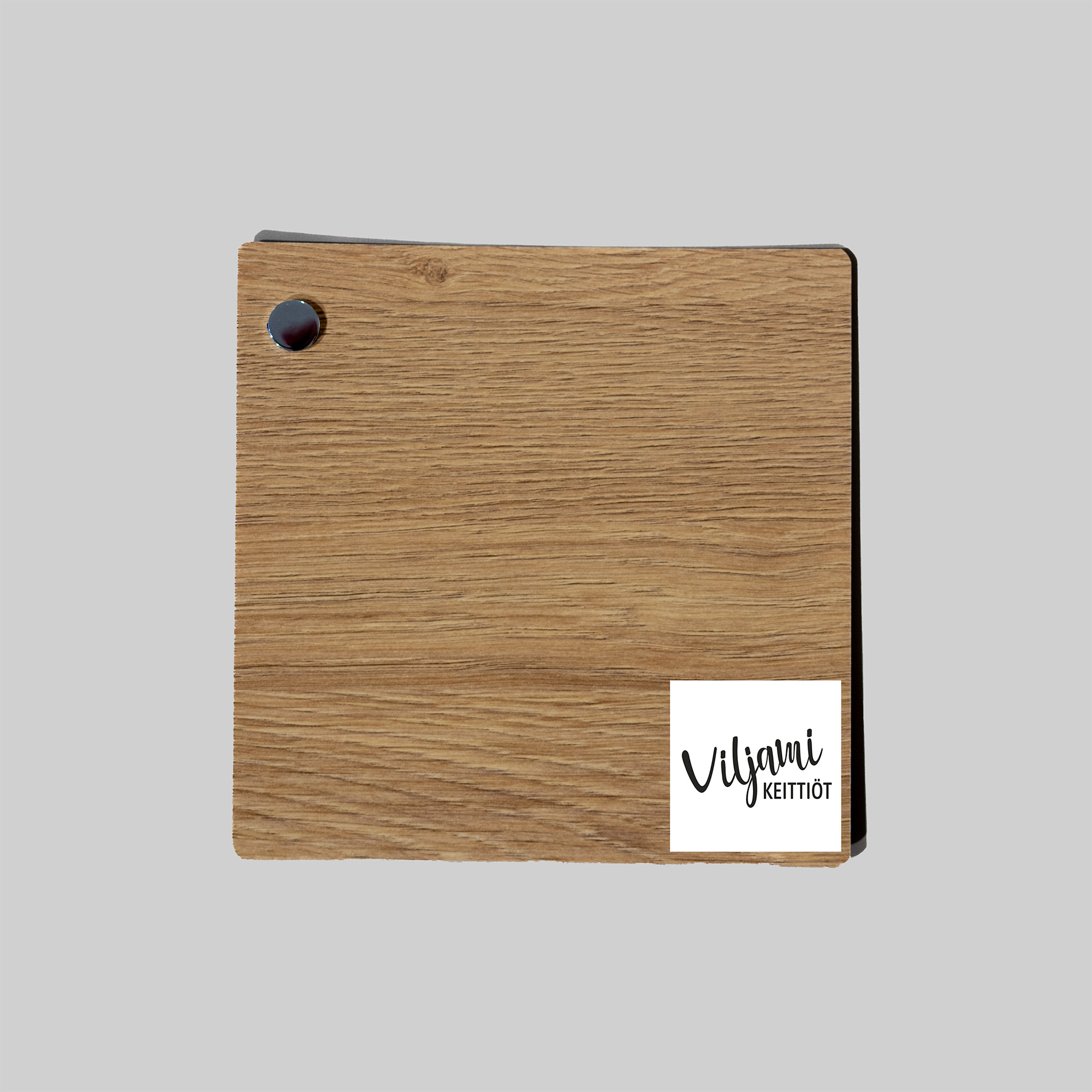 Tammen värinen laminaattitaso